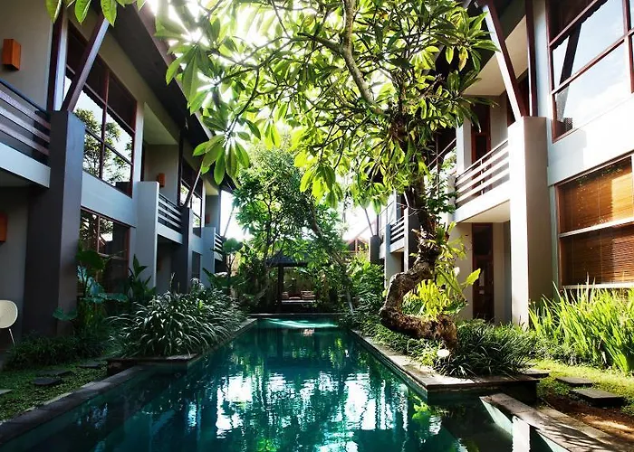 Casa Bidadari & 3*